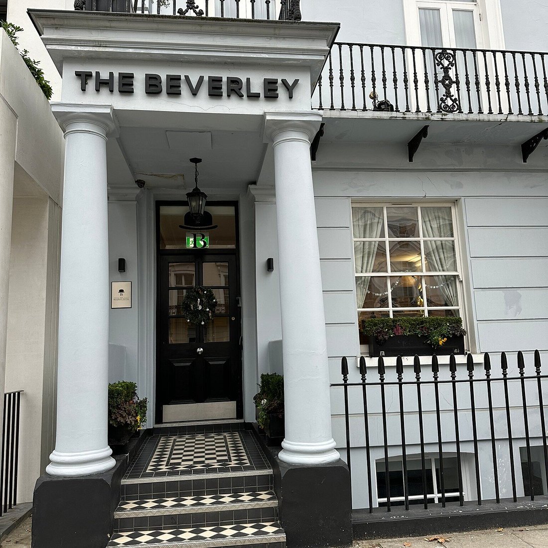 The Beverley Hotel -Travel guide for Toronto