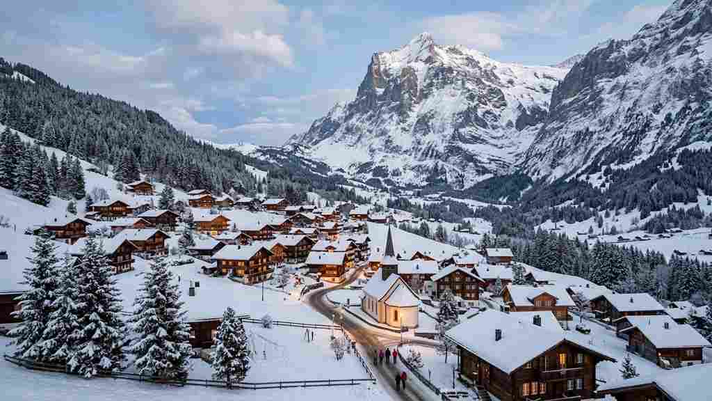 Why winter is a great time to travel in Pakistan, featuring snowy mountains, scenic valleys, and beautiful winter landscapes.